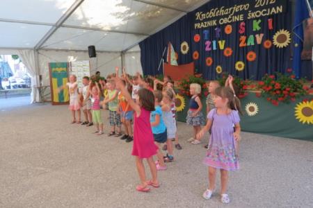 KNOBLEHARJEVO 2012- Otroški živ žav 23